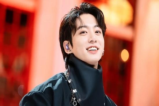 Jungkook (BTS) bất ngờ ra mắt bài hát mới dành tặng người hâm mộ