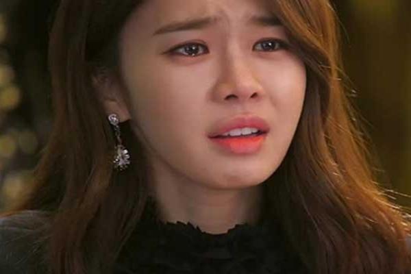 Trong đêm tân hôn, chồng nhìn tôi chằm chằm rồi nổi giận, lập tức kêu xe trả tôi về nhà mẹ đẻ-2