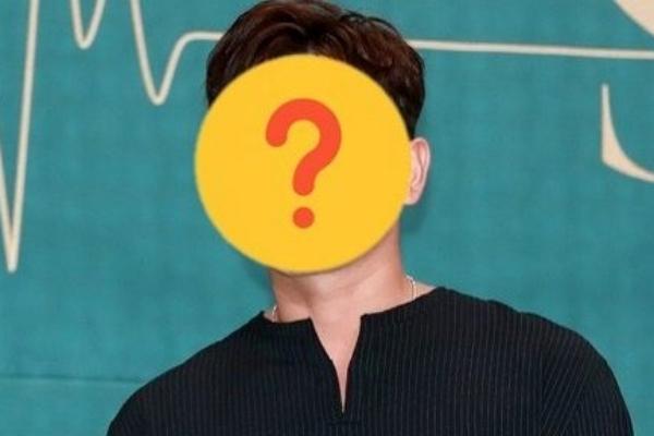 2 sao nam hàng đầu bị tố ngủ với fan nữ: Người từng tỏ tình với Chi Pu, kẻ dính tin đồn hẹn hò ác mộng Kbiz-12