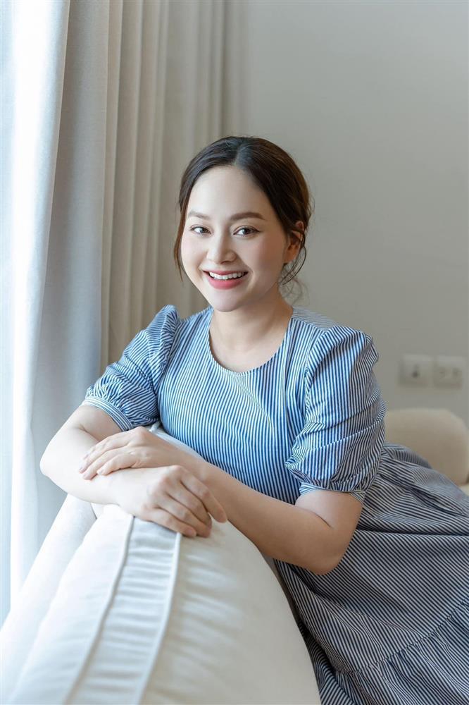 Sau hơn 2 tháng sinh con, Lan Phương đã miệt mài uốn mình để lấy lại body nuột nà-4