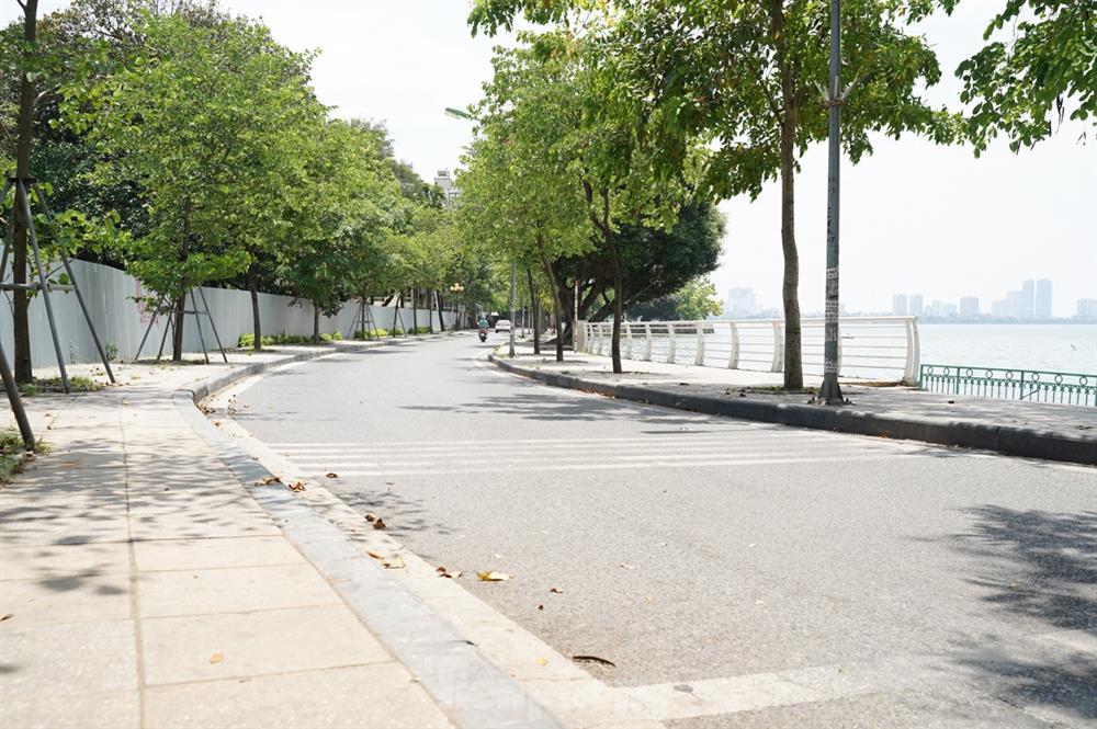 Hà Nội nắng rát mặt, mặt đường lên đến hơn 50 độ C-12