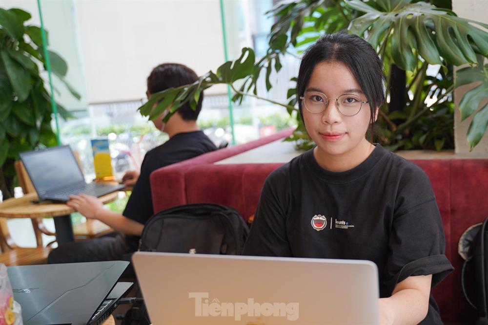 Hà Nội nắng rát mặt, mặt đường lên đến hơn 50 độ C-15