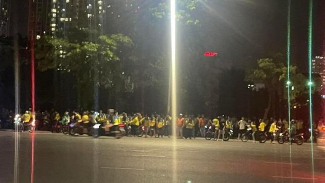 Công an triệu tập 100 tài xế xe ôm công nghệ trong vụ nội chiến ong vàng-2