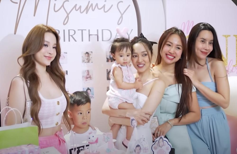 Sinh nhật 1 tuổi con gái Bảo Anh: Bé Misumi xinh như công chúa, gia đình Trường Giang và dàn sao tham dự-1