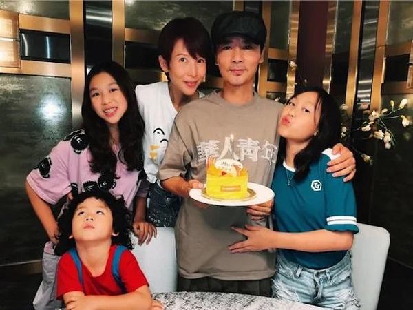 Thái Thiếu Phân mạnh tay chi tiền tỷ tậu nhà sang mừng sinh nhật ông xã, hôn nhân viên mãn ở tuổi 50-2