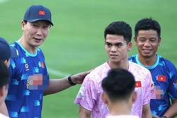 Vì sao HLV Kim Sang-sik không loại cầu thủ nào của tuyển Việt Nam?