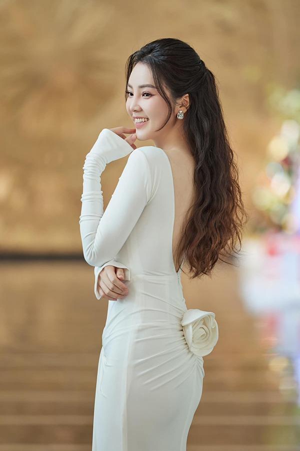 Nhan sắc xinh đẹp và bí quyết hack tuổi của BTV Thụy Vân-6