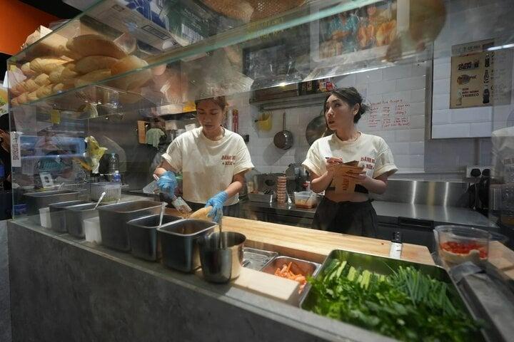 Tiệm bánh mì Việt gây sốt ở Hong Kong-2