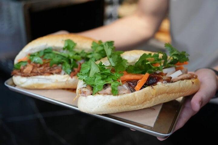Tiệm bánh mì Việt gây sốt ở Hong Kong-4