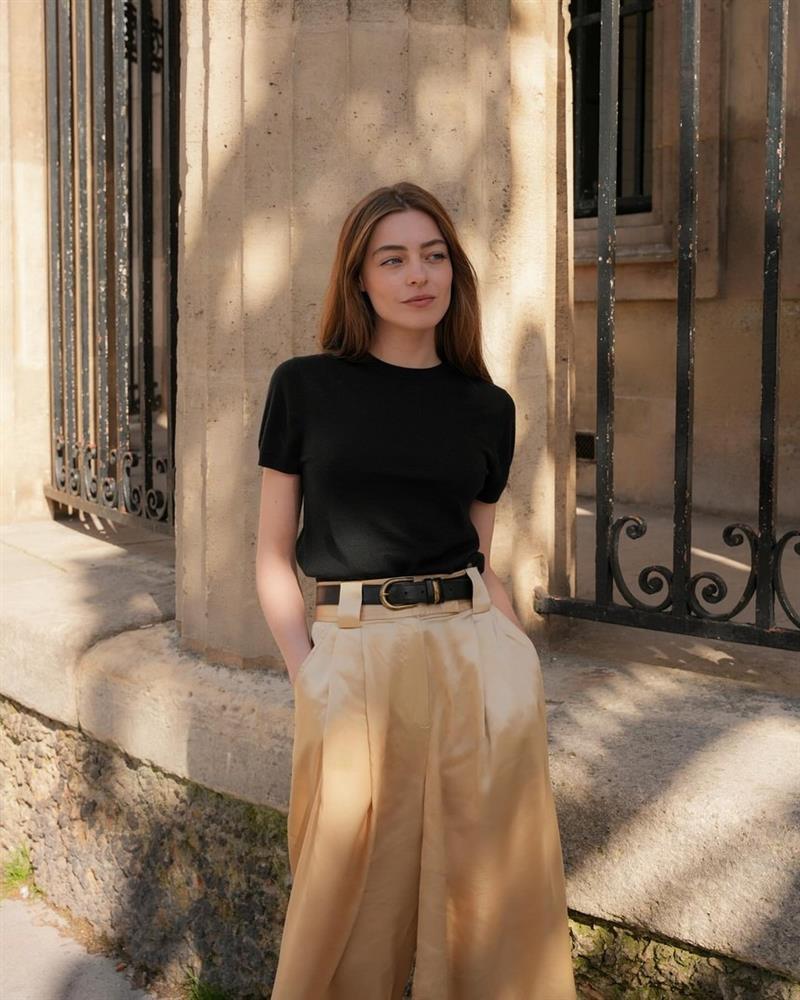 10 cách mặc áo thun sang xịn mịn của phụ nữ Pháp-3