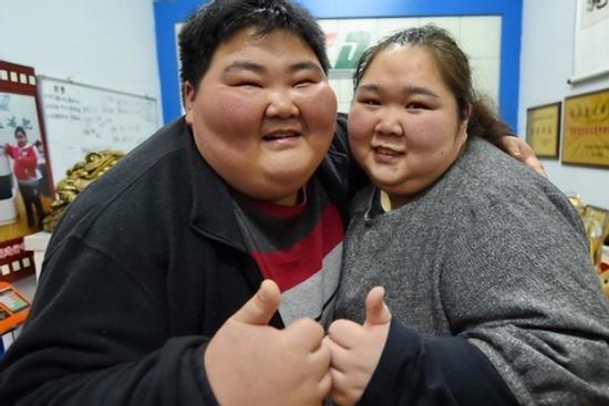 Cặp đôi nặng gần 400kg khao khát có con, chết lặng nghe câu nói của bác sĩ