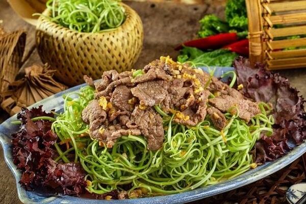 Luộc rau muống cho quả sấu trước hay sau mới đúng-2