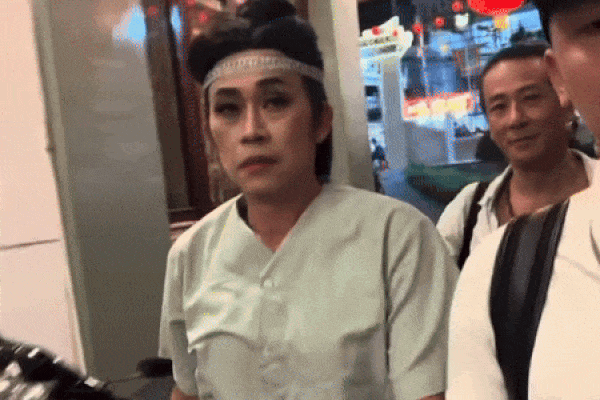 Lý do NSƯT Hoài Linh xin lỗi, phải nhờ Tuấn Trần gánh vác giúp?-5