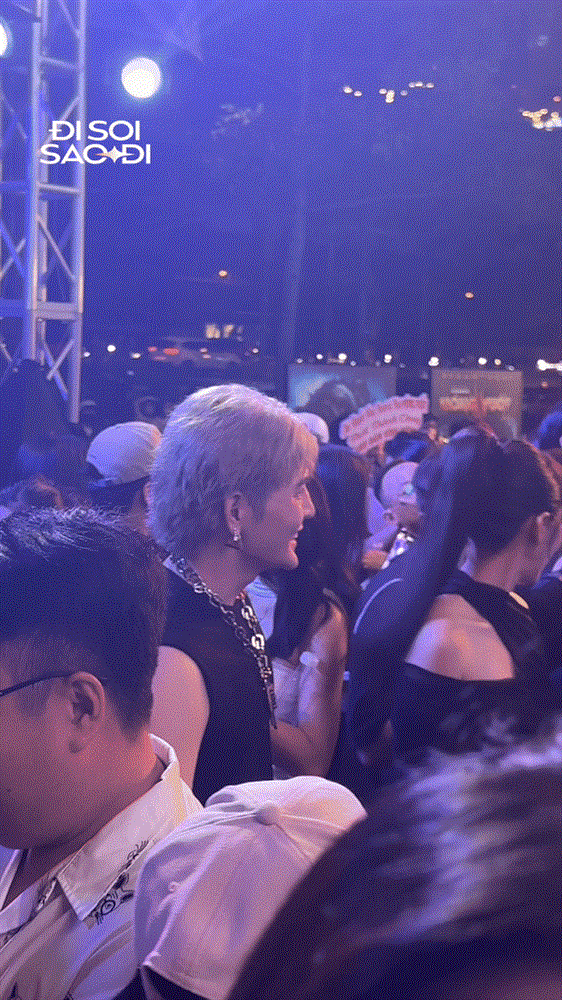 Ngỡ ngàng chiếc cằm nhọn bất thường của sao nam Vbiz, vừa dao kéo xong liền đi sự kiện?-2