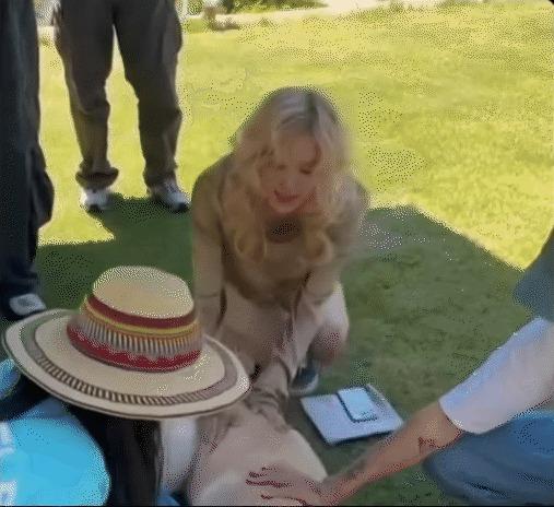 Điểm chung đáng lo ngại của Rosé (BLACKPINK) và Địch Lệ Nhiệt Ba-5