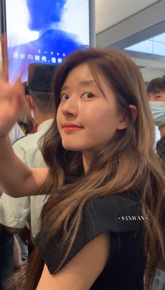 Trước thềm phim mới khai máy, Triệu Lộ Tư khoe mặt mộc sáng mịn, hồng hào, netizen ùa vào xin vía-4