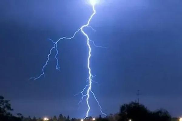 Chuyên gia lý giải nguyên nhân Hà Nội mưa xối xả sáng 5/6-2