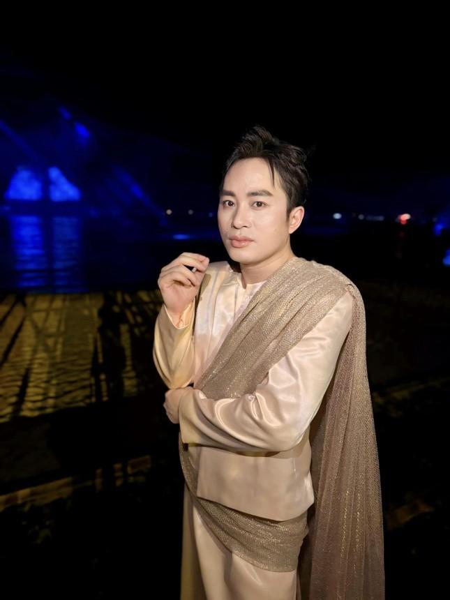 Tùng Dương lên tiếng khi Hà Trần nhận xét ‘không biết xấu hổ’-1