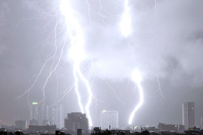 Đừng chủ quan khinh sét: Thiên Lôi có 5 cách gây nguy hiểm tính mạng, kể cả khi ta ở trong nhà-7