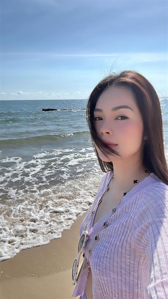 Dương Cẩm Lynh diện bikini khoe body mẹ 2 con sau hơn 1 năm vỡ nợ-7