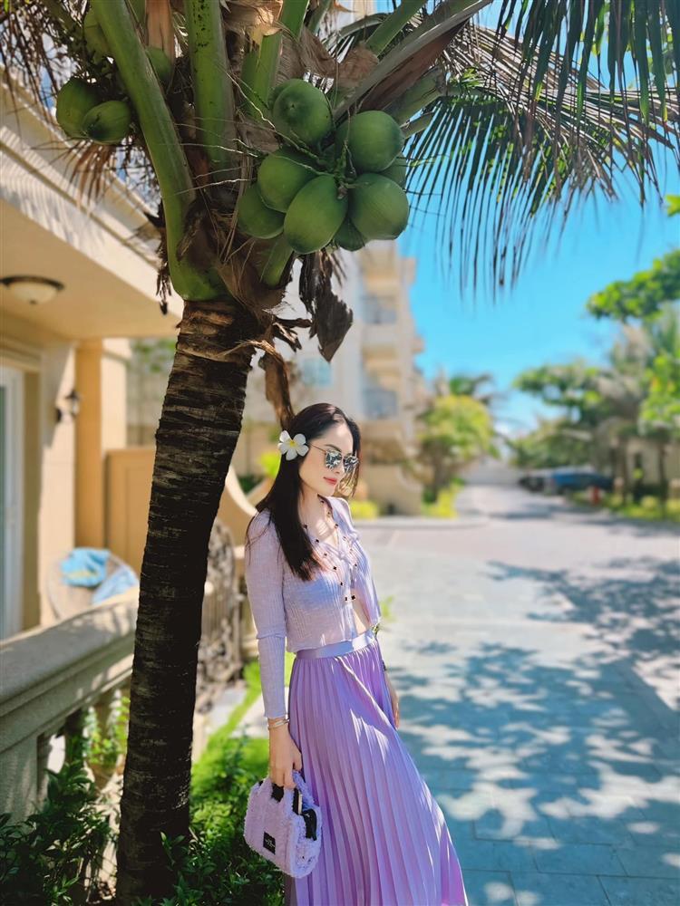 Dương Cẩm Lynh diện bikini khoe body mẹ 2 con sau hơn 1 năm vỡ nợ-8