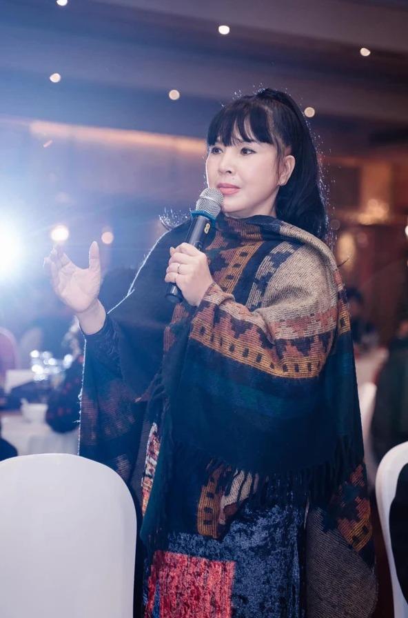 Nữ NSND từng là biểu tượng nhan sắc, chồng là đồng nghiệp hơn 14 tuổi, 62 tuổi sống hạnh phúc êm ấm dù kết hôn 38 năm mà không có con-1