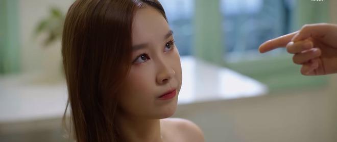 Pha dằn mặt tiểu tam gây sốt ở phim VTV, hành động của bạn thân chính thất khiến netizen hả hê-5