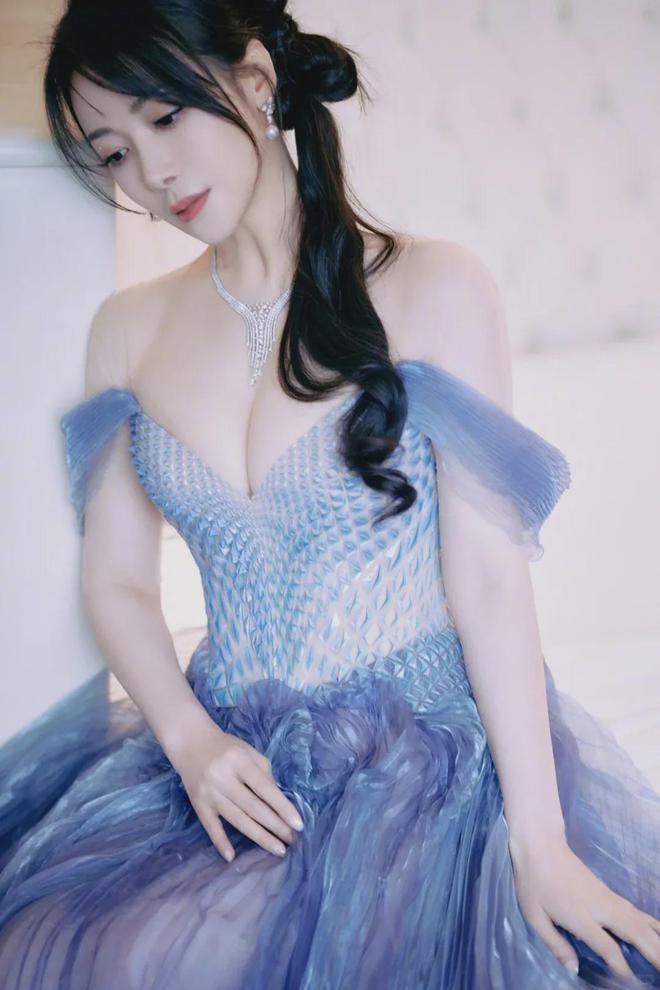 Mỹ nhân 49 tuổi vẫn trẻ đẹp như gái đôi mươi, body nóng bỏng khiến dân tình ná thở-2