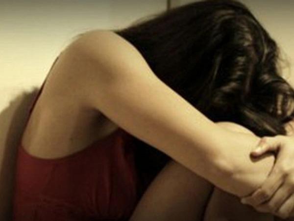 Vợ cũ của chồng đến chơi nhìn chằm chằm chiếc nhẫn cưới, còn tiết lộ bí mật khiến tôi bất ngờ khủng khiếp-1