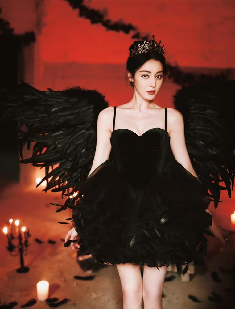 Địch Lệ Nhiệt Ba hóa thiên nga đen trong show truyền hình, nhan sắc ra sao mà gây bão cõi mạng?-3