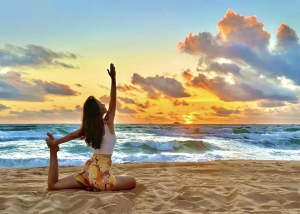 Sắc vóc đời thực tuổi 40 của MC Đan Lê-1