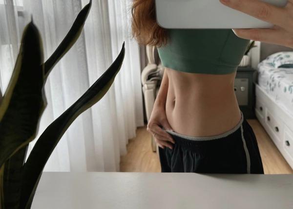 Sắc vóc đời thực tuổi 40 của MC Đan Lê-2