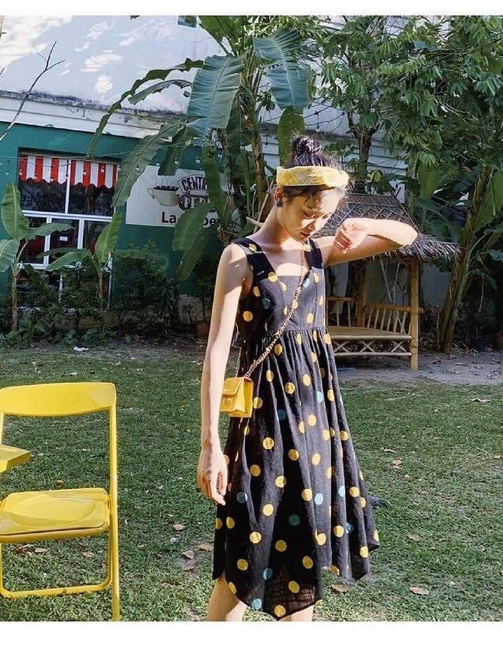 Những kiểu váy hai dây hấp dẫn cho quý cô diện trong mùa hè-3