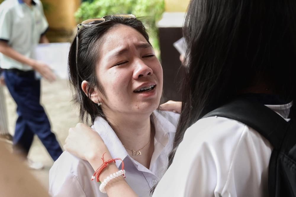 Thí sinh ở TPHCM bật khóc vì đề thi Toán lớp 10 năm 2024-1