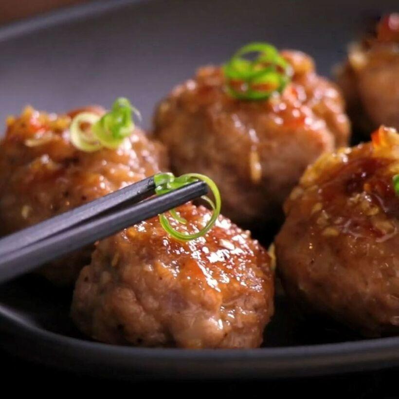 Bật mí công thức làm món thịt viên chiên rim tỏi ớt thơm ngon, ăn là mê-2