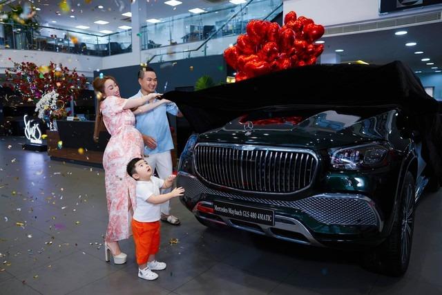 Chi Bảo chi 15 tỷ mua 2 xế hộp tặng vợ bầu-2