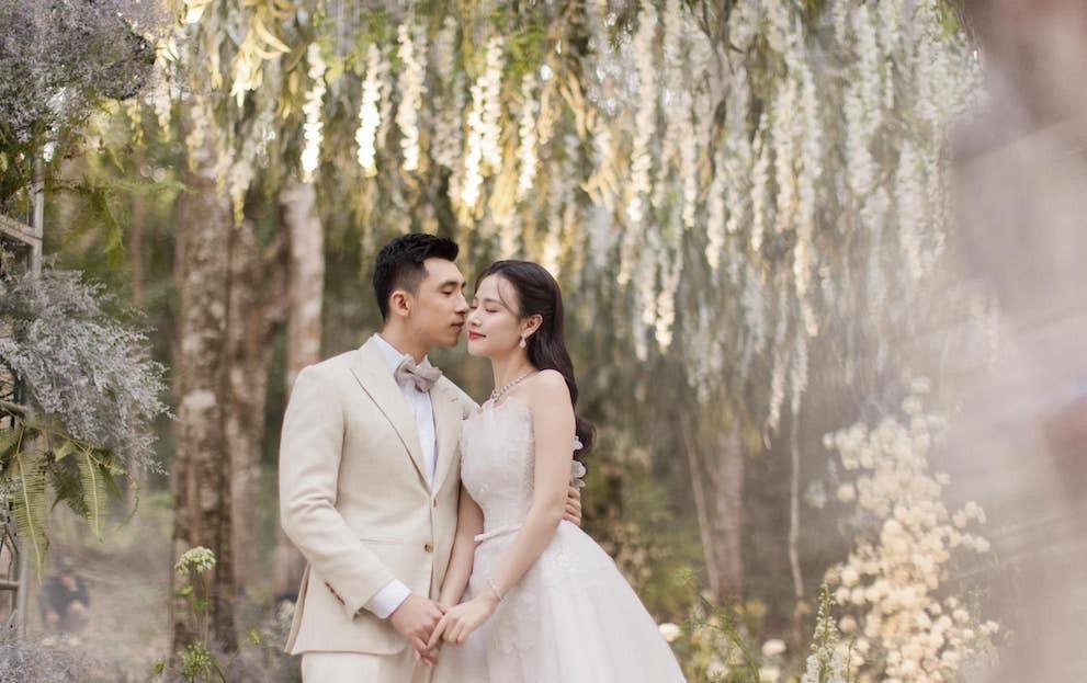 Midu lau nước mắt cho chồng kém tuổi trong tiệc cưới riêng tư xa xỉ-2