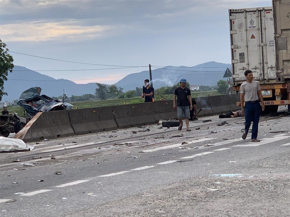 Tai nạn liên hoàn, 3 người tử vong tại chỗ ở Hà Tĩnh-1