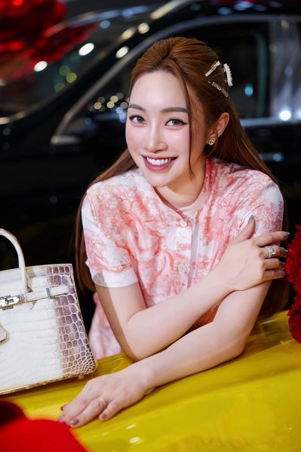 Bà xã Chi Bảo gây lo lắng vì hành động gây nguy hiểm khi mang thai ở tháng thứ 6-5