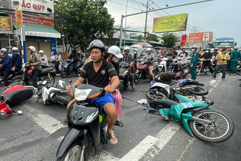 Ám ảnh những vụ ô tô đâm cả loạt xe đang dừng chờ đèn đỏ-1