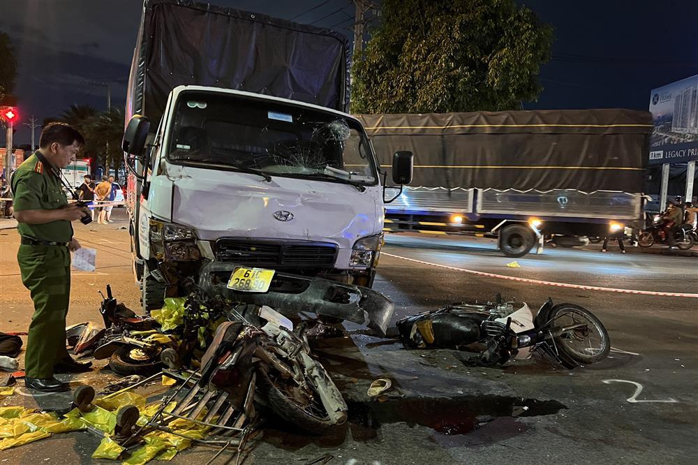 Ám ảnh những vụ ô tô đâm cả loạt xe đang dừng chờ đèn đỏ-2