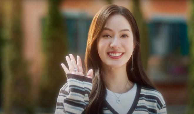 Cùng phong cách nàng thơ nhưng nữ chính MV mới của Sơn Tùng ăn đứt Hải Tú ở khoản ăn mặc!-2