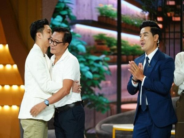 Lộ diện con trai cao to của NSND Trọng Trinh và những trải lòng đầy xúc động về người cha nổi tiếng-1