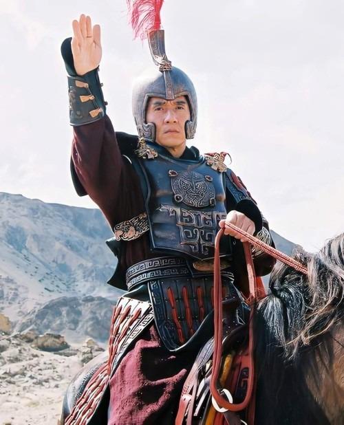 Thành Long sau cú ngã ngựa-5