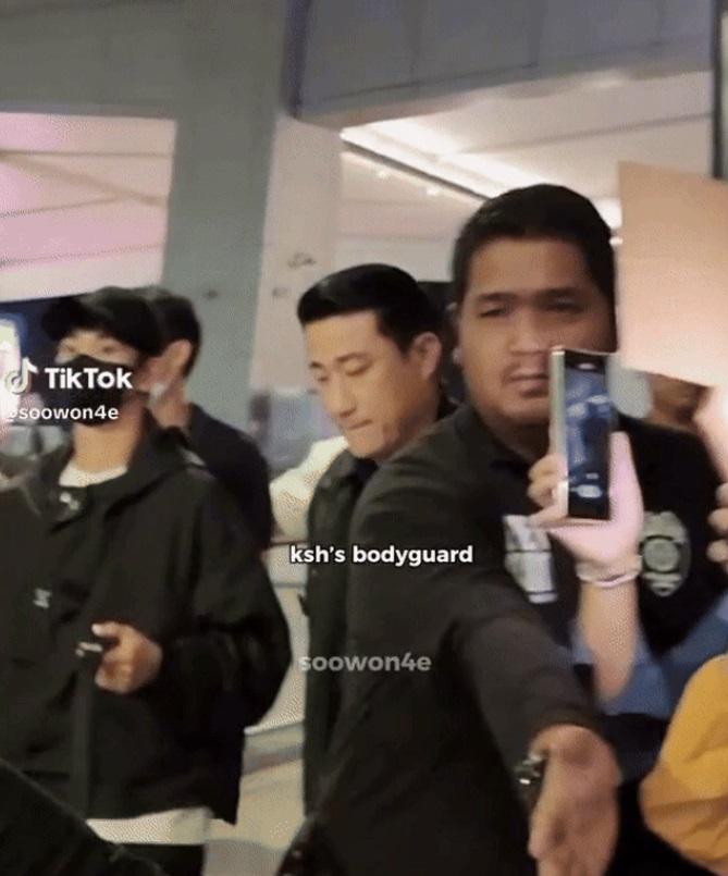 Tóm dính Kim Soo Hyun tình tứ bên một cô gái giữa tin hẹn hò Kim Ji Won-7