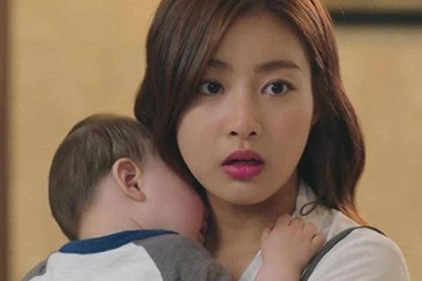 Nhân tình sinh con rồi không may qua đời, vợ xuất hiện trong ngỡ ngàng rồi có hành động lạ với đứa trẻ-2