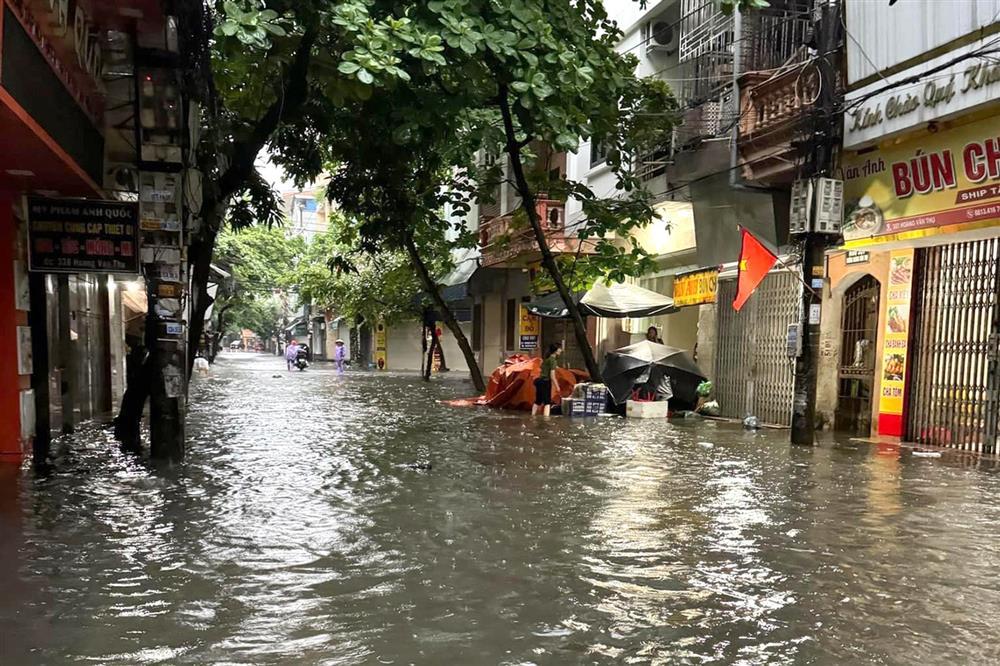 Mưa lớn chưa từng thấy 10 năm qua, Hải Phòng và Quảng Ninh ngập diện rộng-7