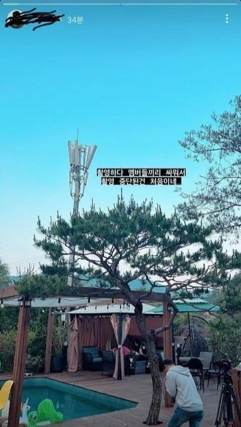 Nóng: Ca sĩ lao vào đánh nhau giữa lúc đang ghi hình-1