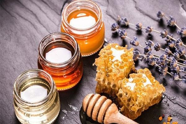 9 thực phẩm đại kỵ với mật ong, lưu ý để tránh rước họa vào thân-1