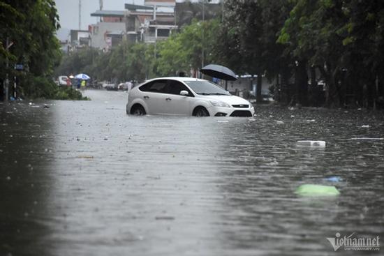 Dự báo thời tiết 10/6/2024: Bắc Bộ và Nam Bộ đều mưa to